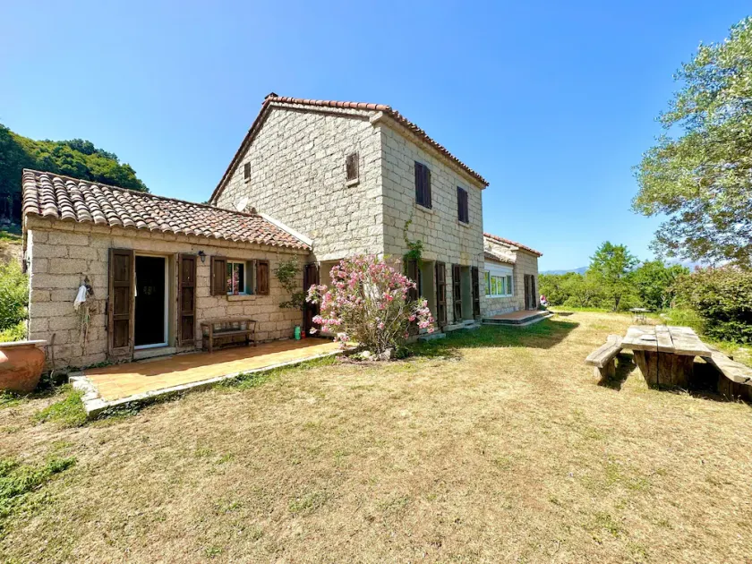 Casa de férias 'Chez Jean Viti' com jardim privado e Wi-Fi - Image 1