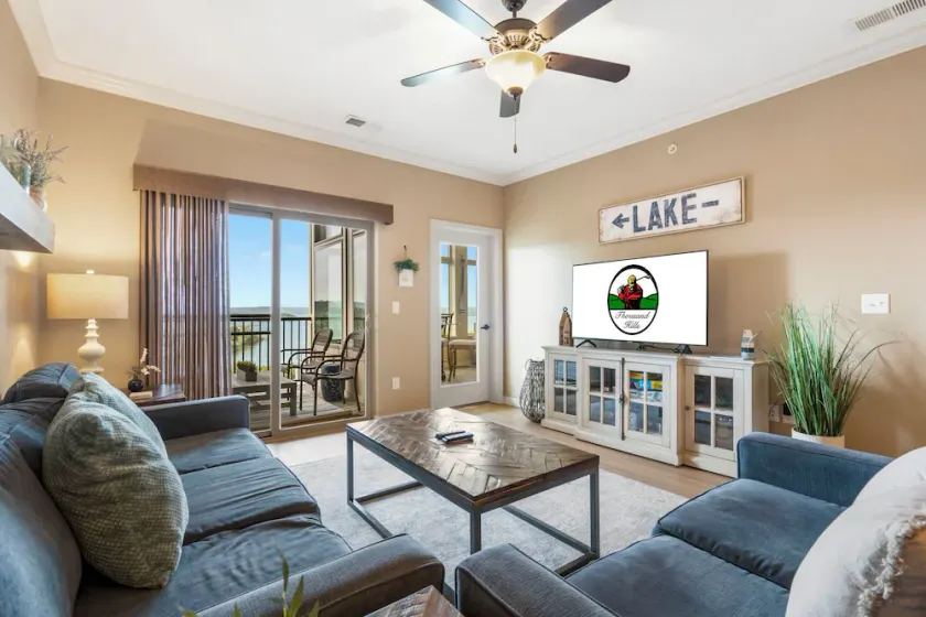 ✨ Stunning Lake View Condo with Balcony & All-Season Sunroom at The Majestic - Image 1