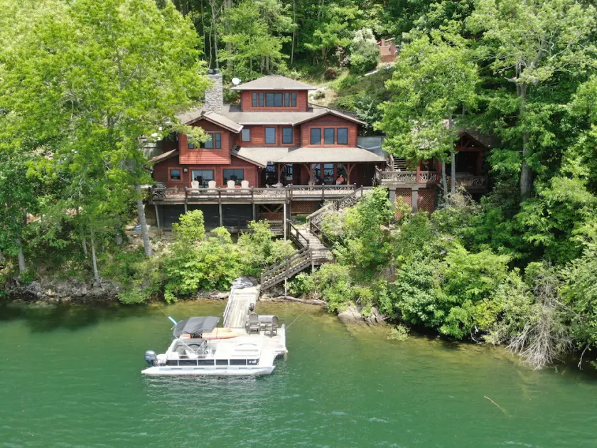 \"The Dock House\" - Gute Daten im September - Image 1