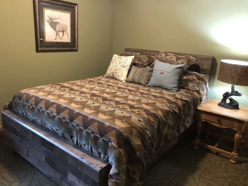 Lake view cozy two bedroom in Bolton Landing -  walk to Town! - Image 1