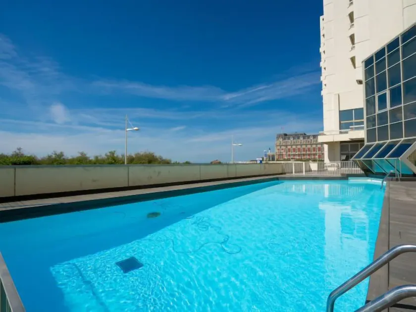 BIARRITZ Victoria Surf - Image 1