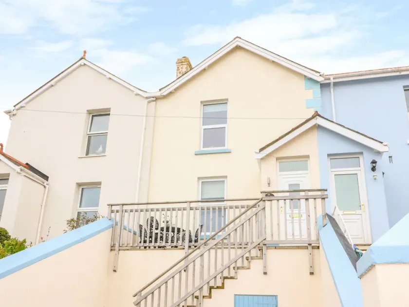 QUAYSIDE VIEW, family friendly, country holiday cottage in Brixham - Image 1