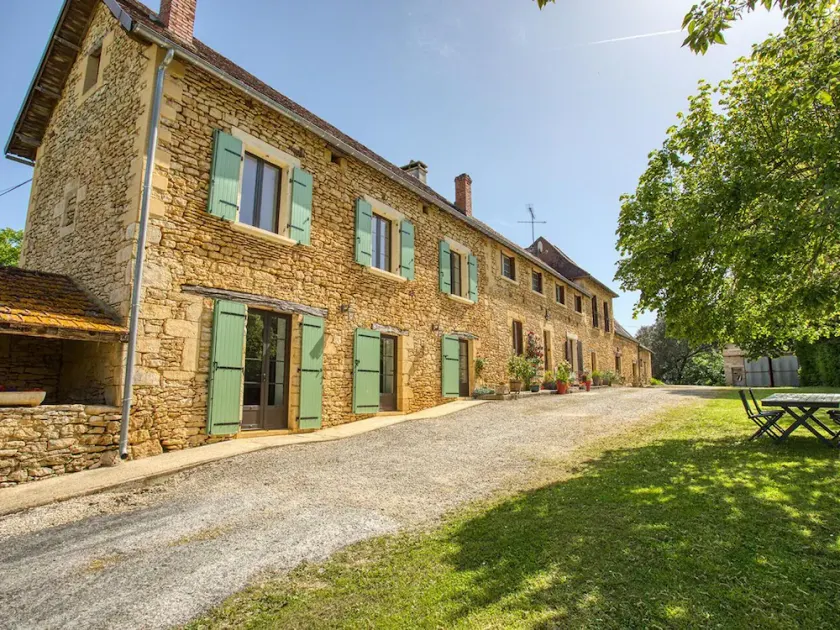 Quiet country home near Sarlat with garden and animals - Image 1