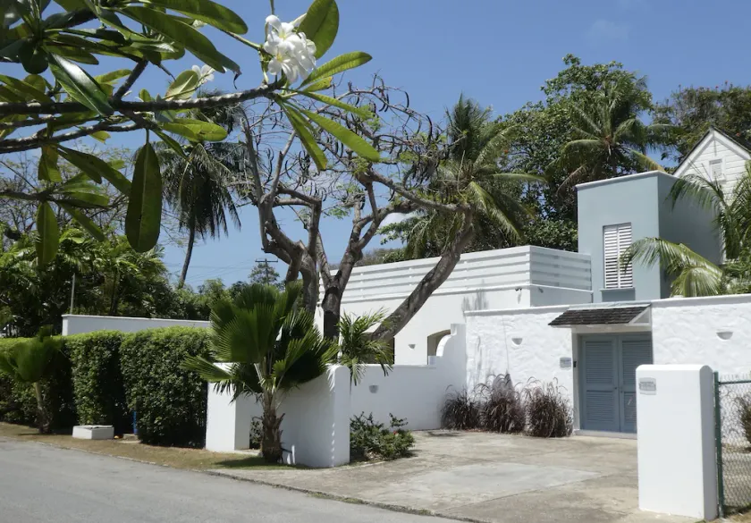 BARBADOS TOURISM AUTHORITY APPROVED WITH POOL, BEACH CLUB, 4 MINS WALK TO BEACH - Image 1