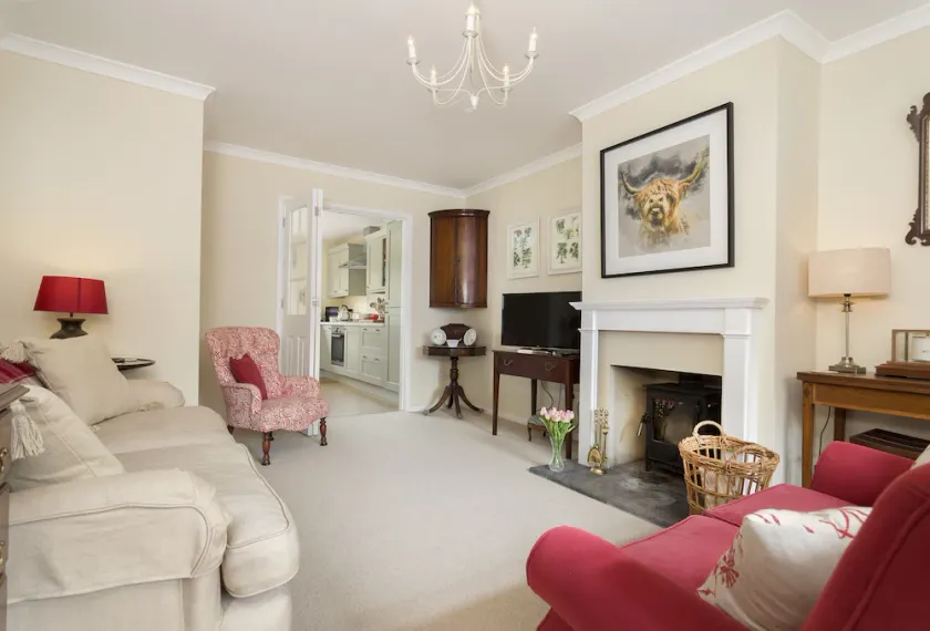 Charming, well appointed 3 bedroom cottage with a delightful, mature garden - Image 1