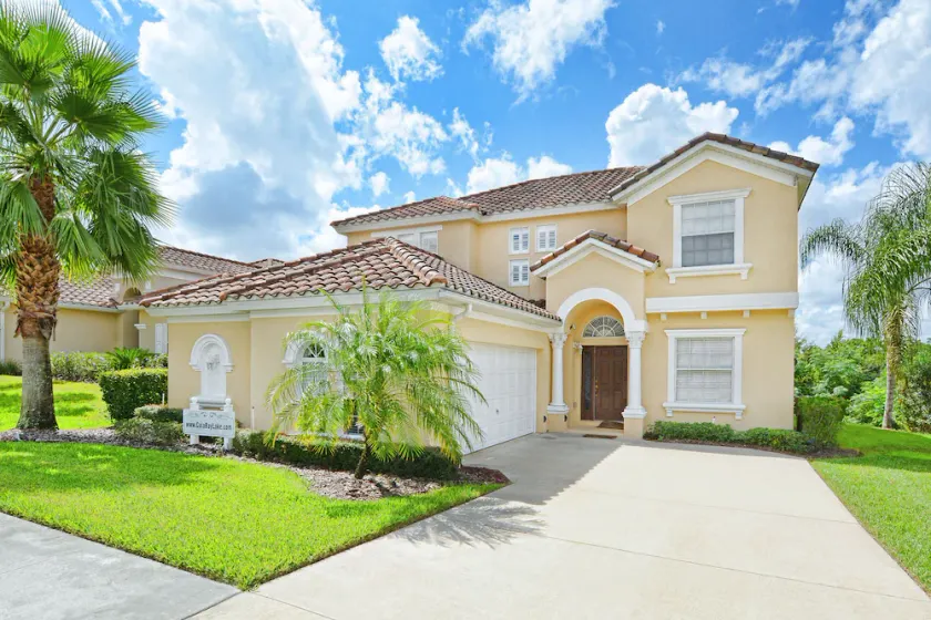⭐⭐⭐⭐⭐Mega Lakeview Villa – 5BR, Pool/Spa, Game Room, 20 Mins to Disney - Image 1