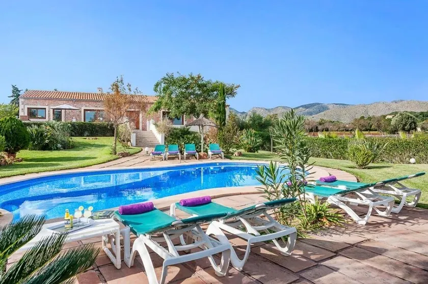 Beautiful family villa - Image 1