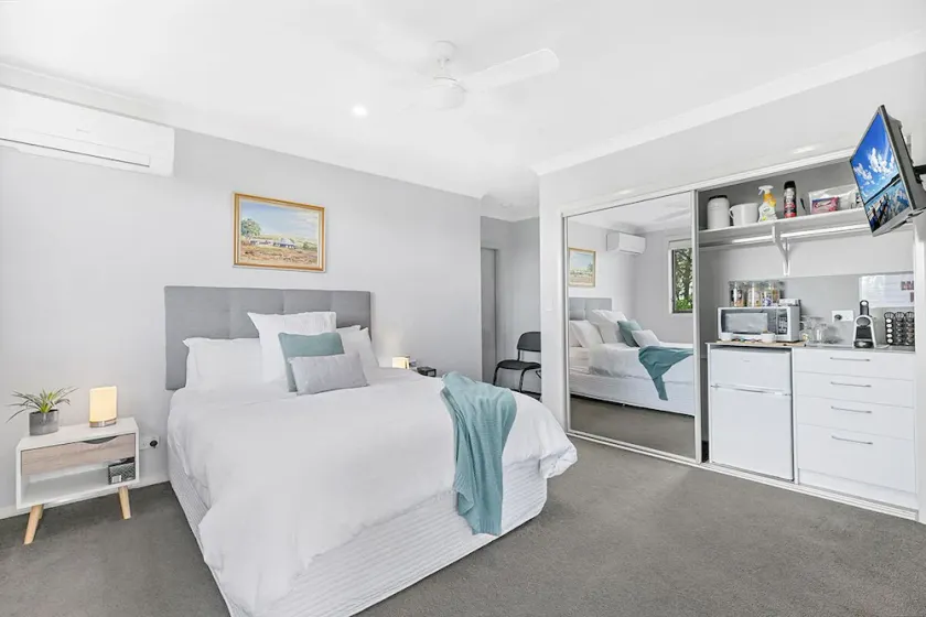 Mala Retreat Chardonnay Studio 5* Clean & Cosy - Image 1