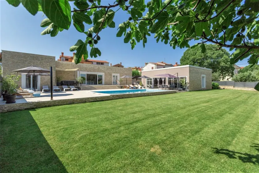 Villa Mabella – Villa mit großem privatem Pool, Fitnessraum, Kinderspielzimmer und Billard - Image 1
