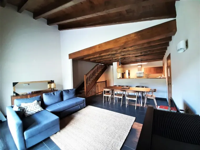 Townhouse 4 Bed Pellet Stove, Private Garden & Garage - Image 1