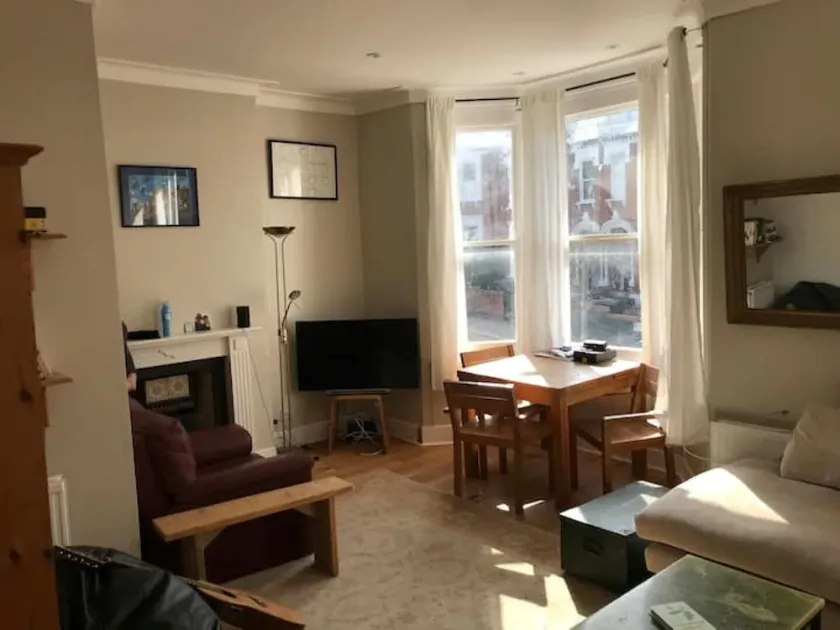 Elegant 3bed Crouchend in style with roof terrace - Image 1