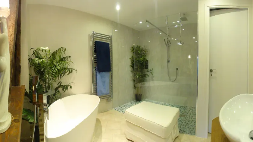 Tranquil Riverside Suite - Image 1