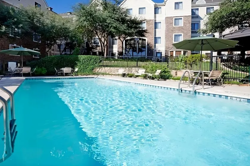 Best Place to Stay in Austin! Free Breakfast, Outdoor Pool, Pets Allowed! - Image 1