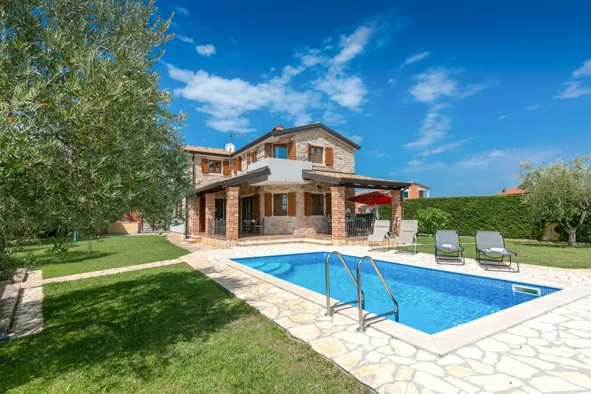 Pool. Sun loungers, 1300m2 garden plot, quiet location, table tennis - Image 1
