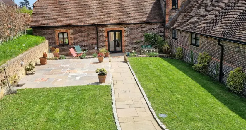 Delightful newly converted dairy - Image 1