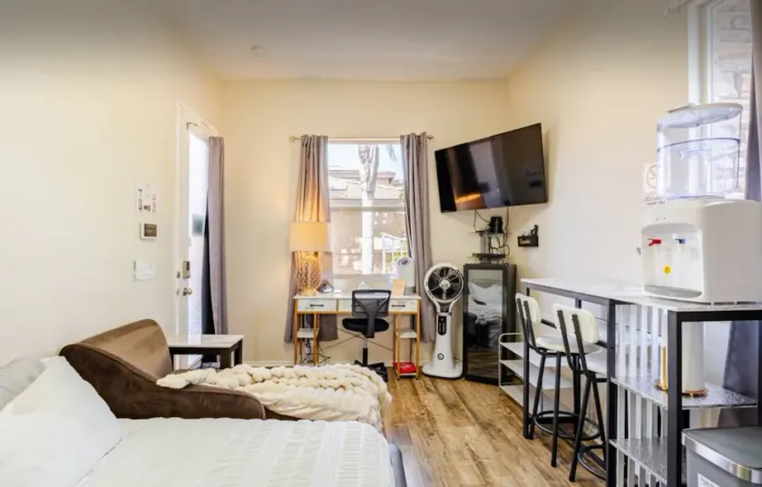 1 Bed Room Casita-Suite with Private Entrance - Image 1