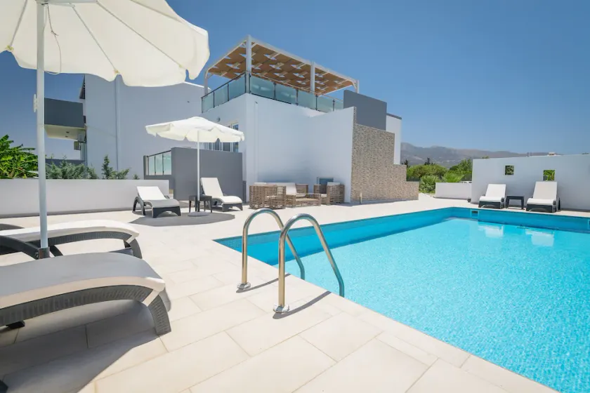ASTERIA PEARL VILLA 2 with Rooftop Jacuzzi - Image 1