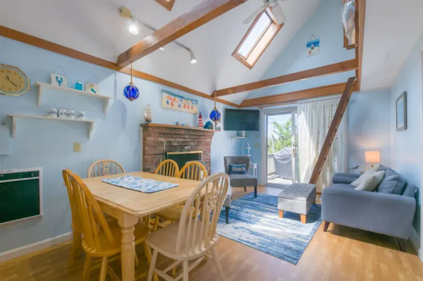 East Sandwich Escape—Deck, Beach & Summer Fun - Image 1