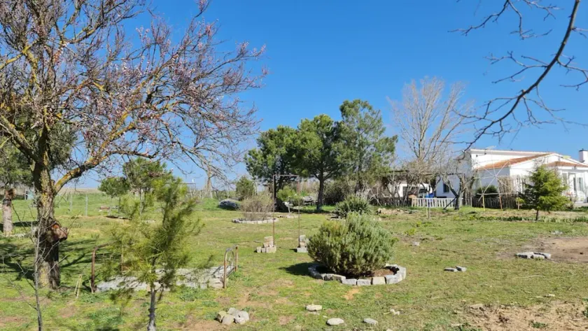 Casa Rural con Finca Privada de 5000 Metros a 4 km de Salamanca - Image 1