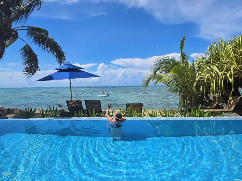 Charming houses with private beach and seaside pool - Image 1