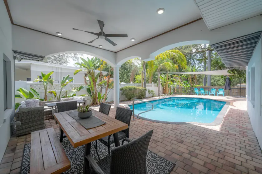 LUXE Riverhills Luxury Escape Pool, HOT TUB, Firepit! - Image 1