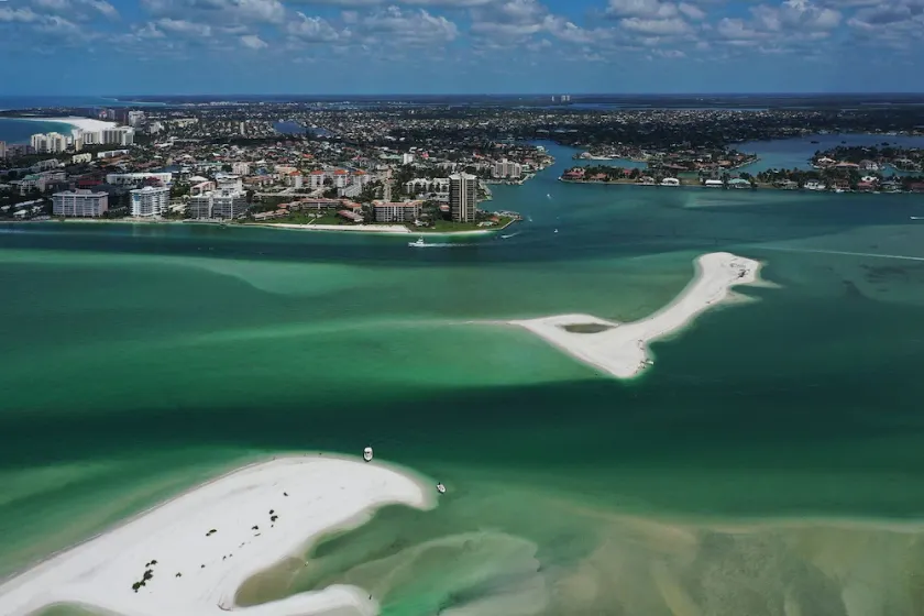 Magnificent Gulf View Condo 2 Bedroom Condo by RedAwning - Image 1