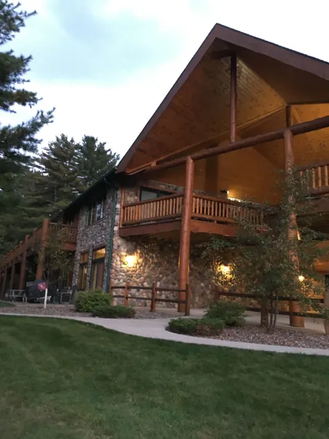 Bord de l'eau de luxe Lake Minocqua 2 Story Rustic Townhome 3bd Garage - Image 1