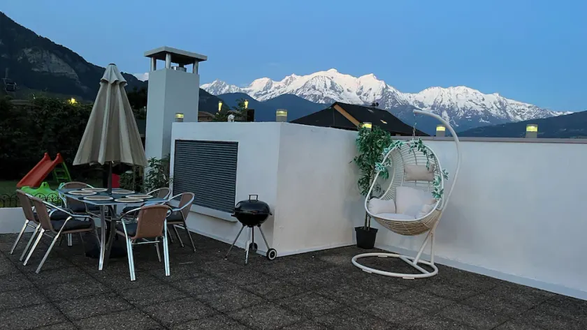 Le petit paradis au pied du mont-blanc (jacuzzi & Air de Jeux privé) - Image 1