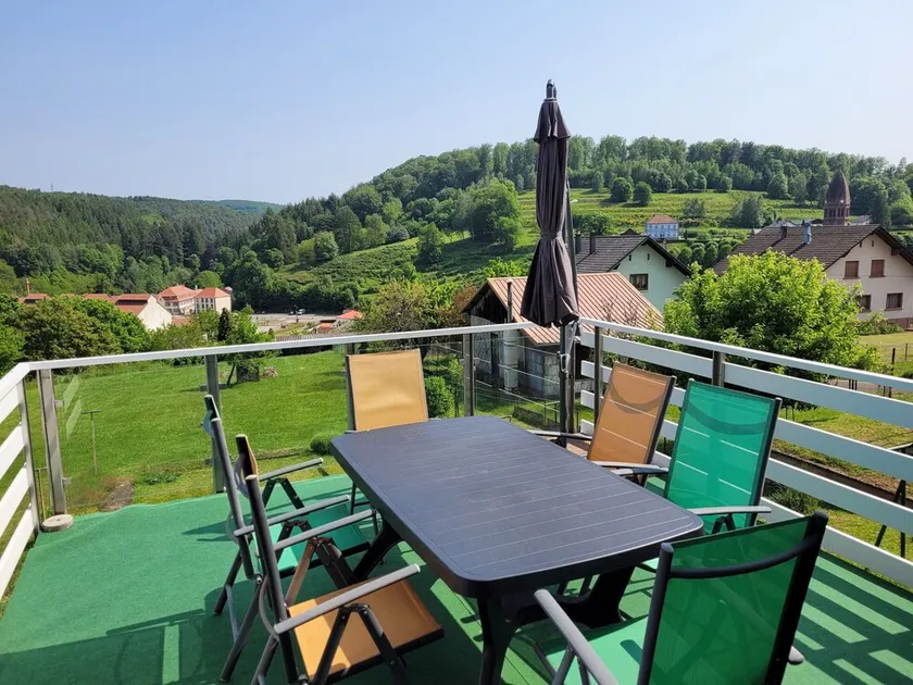 Paraison, Appartement Avec Terrasse Plein sud et Baignoire à jet - Image 1