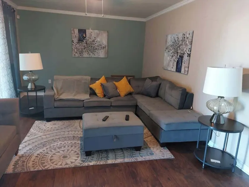 Three bedroom House - Image 1