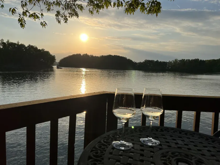 Relax LAKEFRONT: Incredible Panoramic Views & boat slip, 9 Miles to Clemson! - Image 1