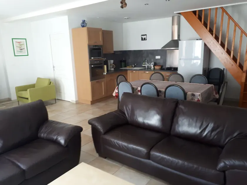 Tegn sommerhus i en gammel gård - Image 1