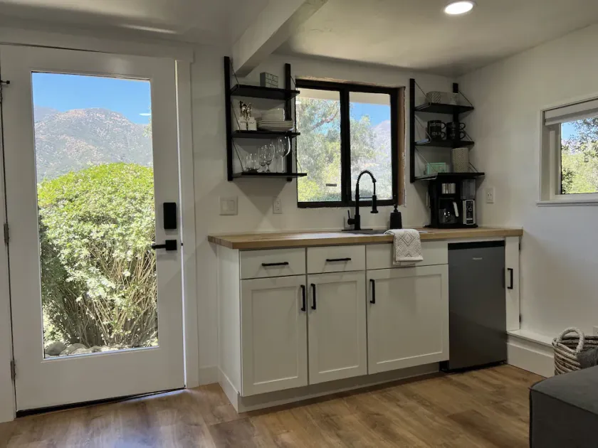 Mountain Views/Studio in Montecito. 7-10 min to beach or downtown SB - Image 1