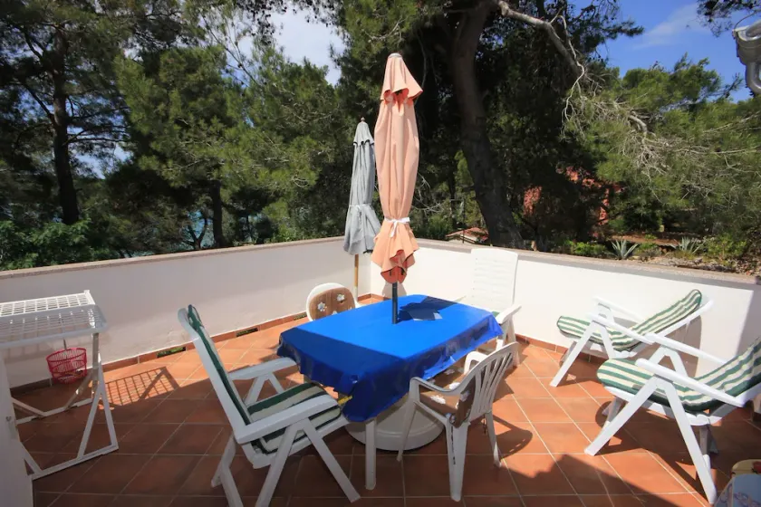 Apartments by the sea Artatore, Losinj - 7935 - Image 1