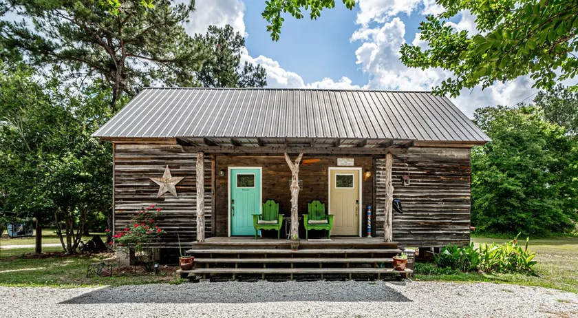 Historic cottage at 1895 Ashley Jewell estate 🍑42 acres and Ogeechee riverfront  - Image 1