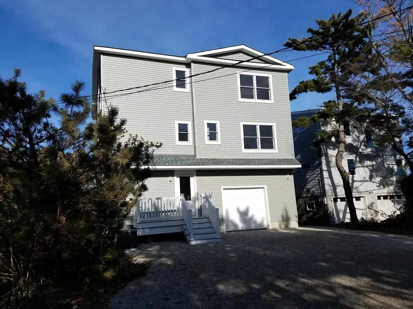 Nice home in Barnegat Light with 6 Bedrooms and WiFi - Image 1