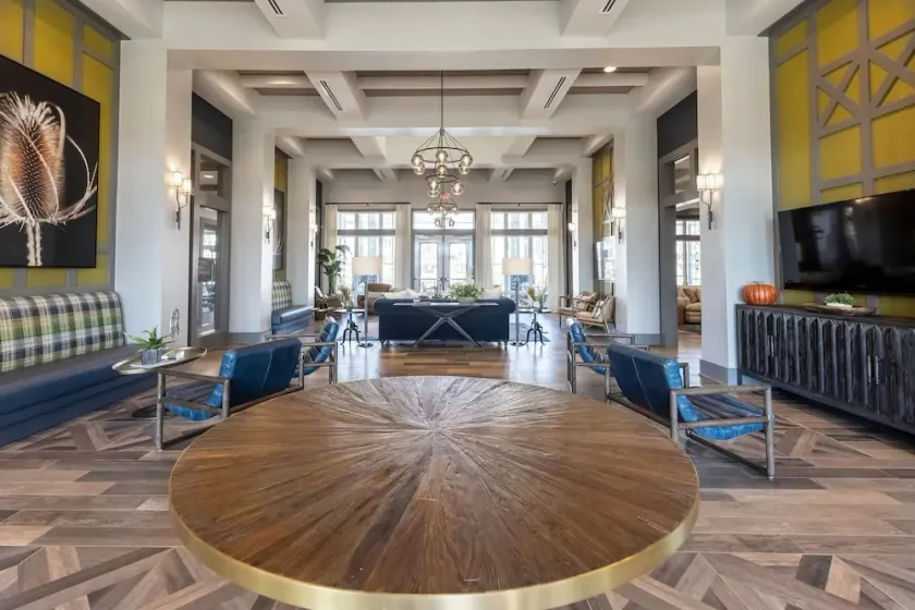 Landing Stunning 2BD Yoga Studio Clubhouse - Image 1