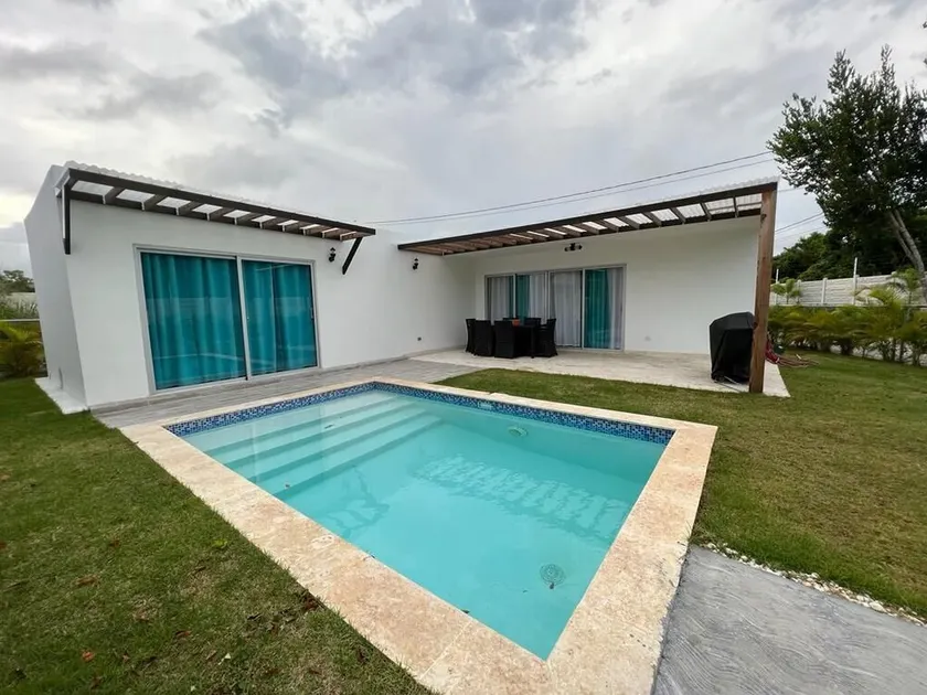 Beautiful villa with private pool just 10 min from the beach - Image 1