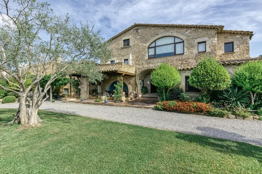 Maison de campagne 'Cal Secretari' avec piscine partagée, terrasse privée et Wi-Fi - Image 1