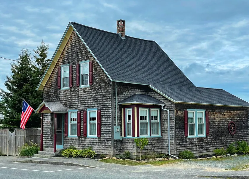 Beautiful Victorian Cottage on Downeast Maine Coast ~ Next to Acadia Schoodic ! - Image 1