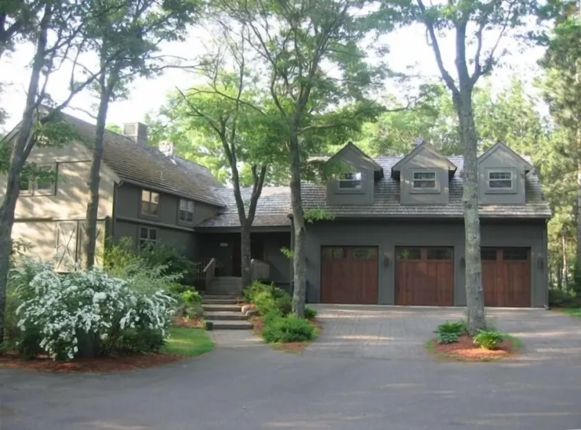 5 Acre property. Private TENNIS and PICKLEBALL COURT. Sandy Beach, Good Fishing. - Image 1