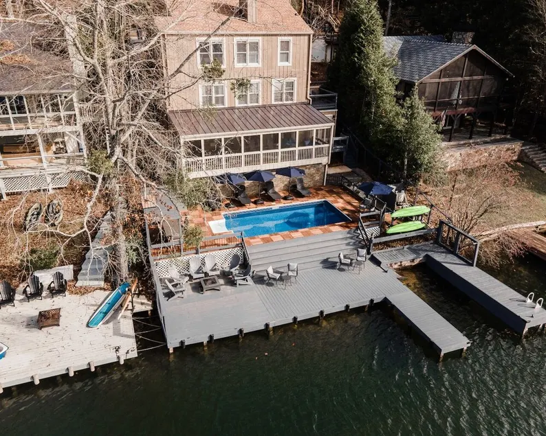 Lakefront -Heated Pool -EV Charger -Dock -Fire Pit -Kayaks -Game Room - Image 1