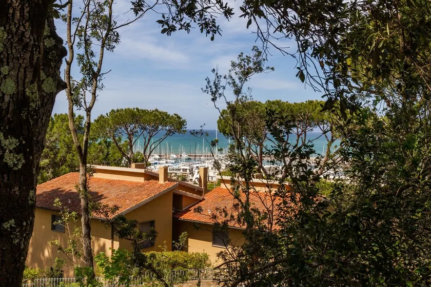 Apartment \"Villetta Dei Pini\" with Sea View, Private Garden & Wi-Fi - Image 1