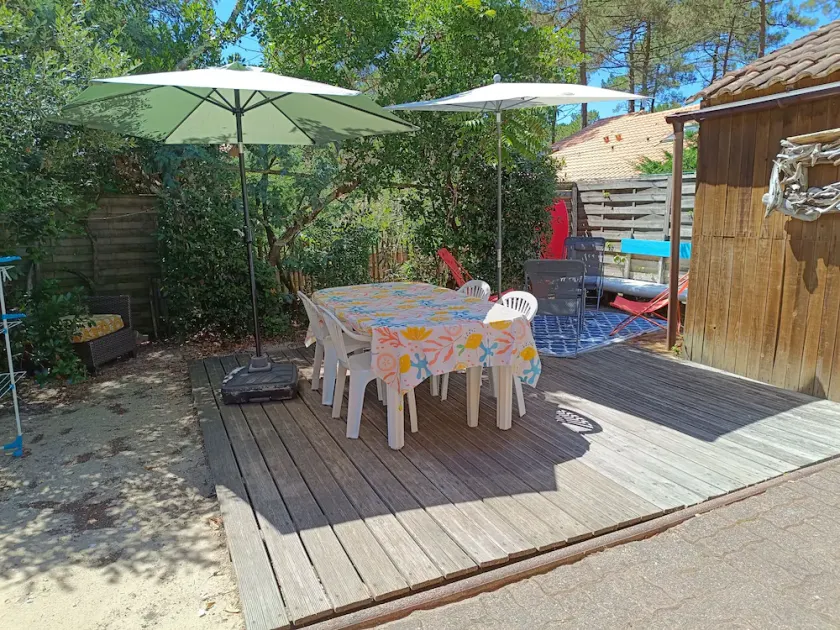 Duplex house with pleasant, sunny garden with trees: \"just like home\". - Image 1