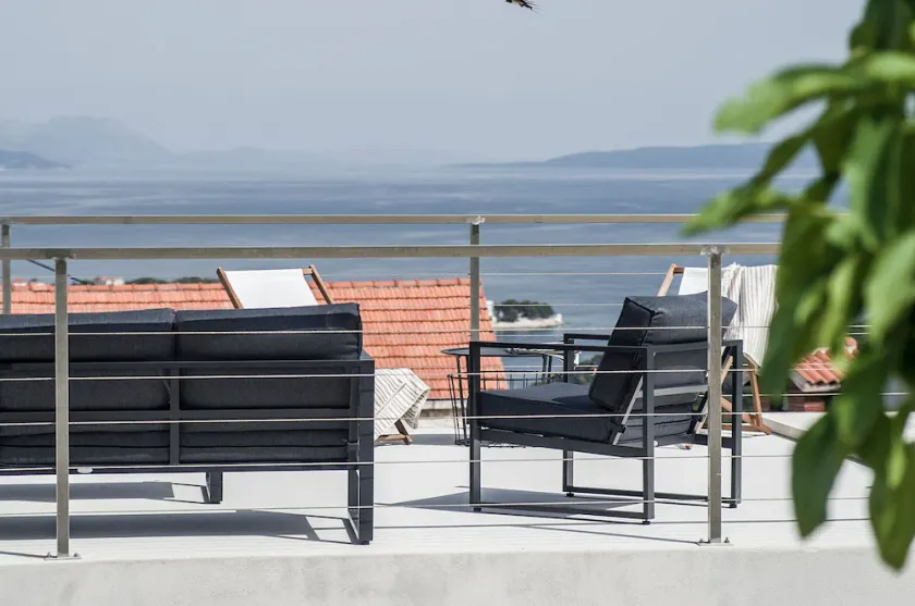 Modern eclectic design, pool with a sea view - Image 1