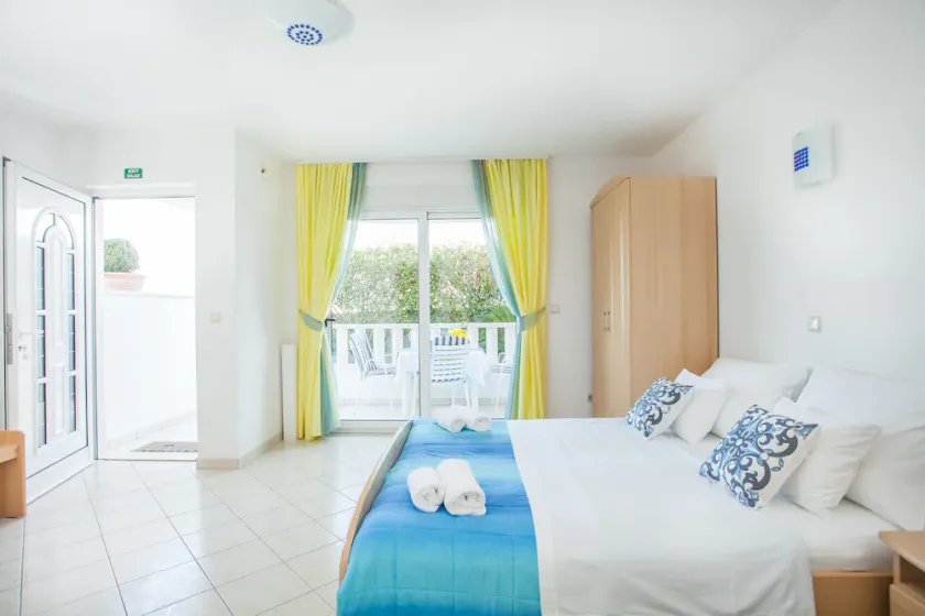 Ground-floor studio for 3, 🏝 beach at 50 m, Seget - Image 1