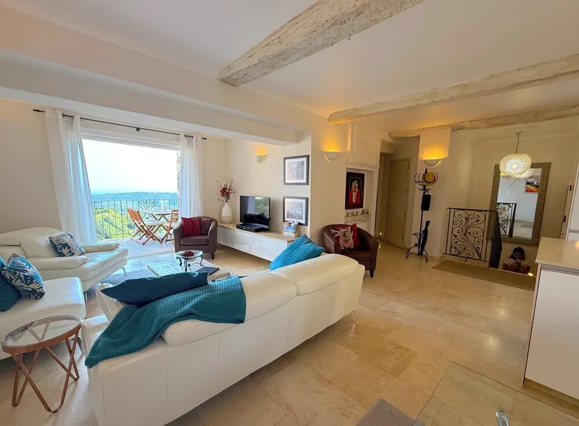 Fully air-conditioned 4-star luxury village house - Image 1