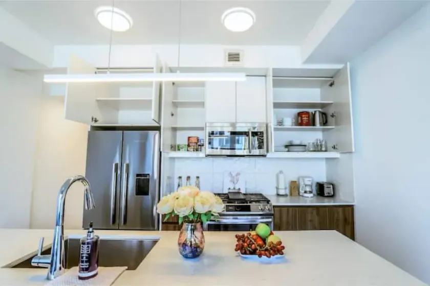 Stylish Serenity 1BR Kensington Condo wParking - Image 1