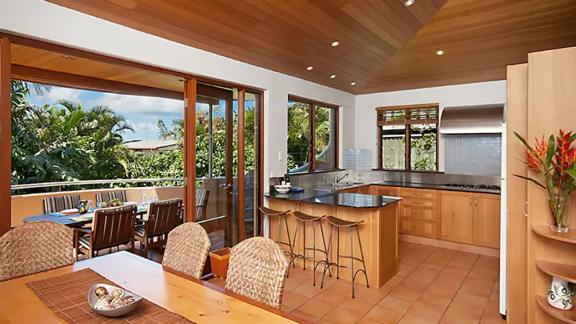 Byron Bay Accom - Beachbound 2 - 9 Marine Parade, Wategos Beach - Image 1
