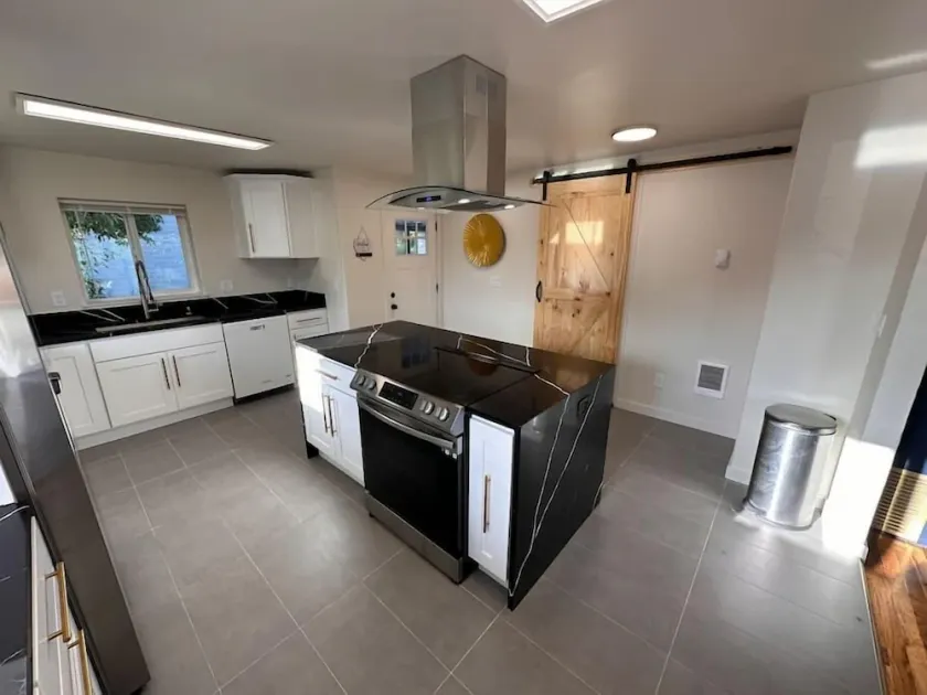 Alfred St Air BNB - Image 1